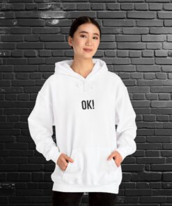 Unisex Hoodie mit Schriftzug "Ok!" - Gildan 18500